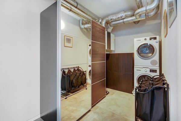 Anna van Buerenplein 235, Den Haag