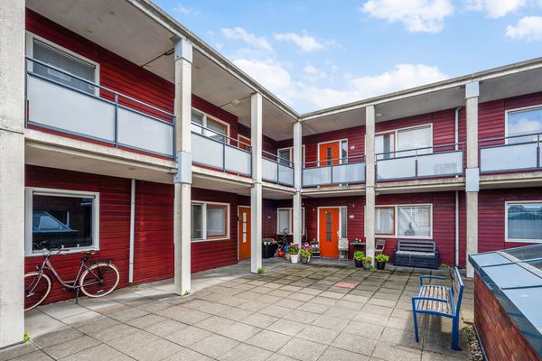 Vriezenveenstraat 74, Den Haag