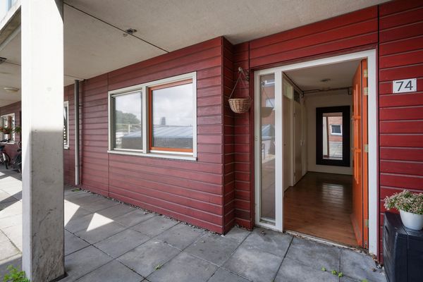 Vriezenveenstraat 74, Den Haag