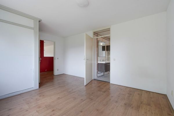 Vriezenveenstraat 74, Den Haag