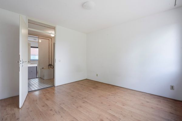 Vriezenveenstraat 74, Den Haag