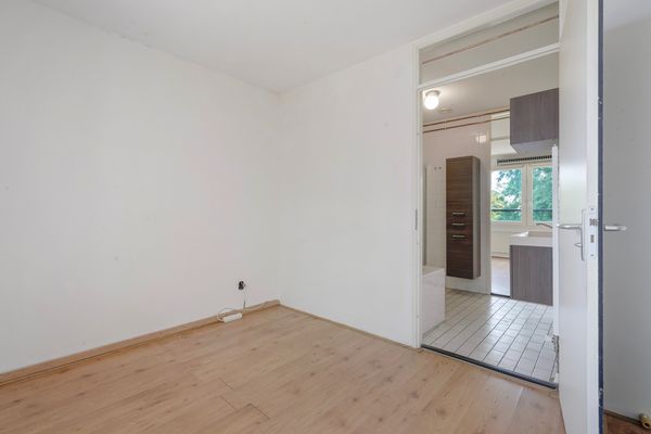 Vriezenveenstraat 74, Den Haag