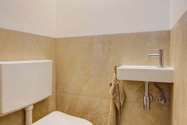 Gevers Deynootweg 1272C, Den Haag