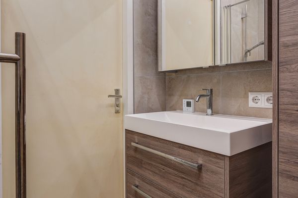 Gevers Deynootweg 1272C, Den Haag