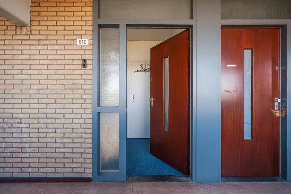 De Brink 810, Den Haag