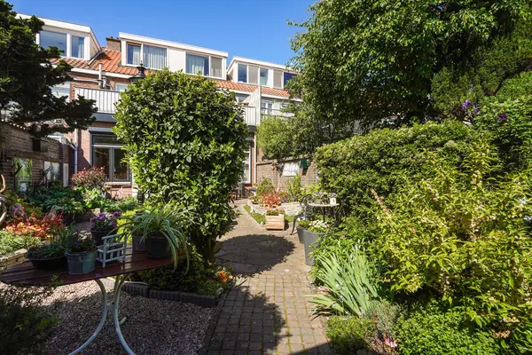 Leersumstraat 92, Den Haag