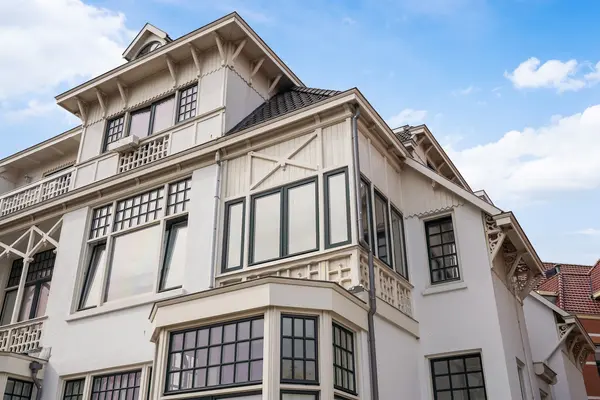 Badhuisweg 3A, Den Haag
