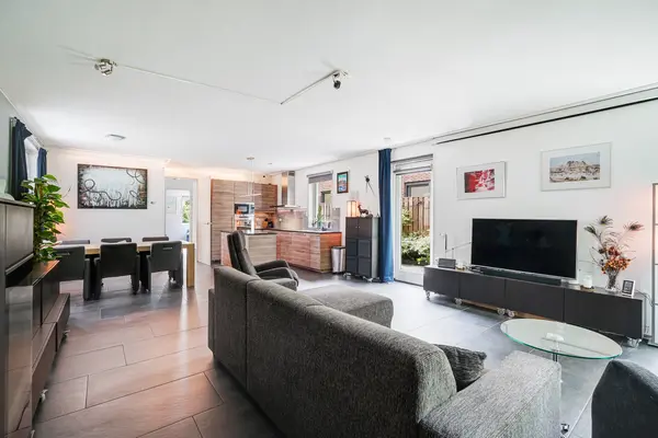 Biancaland 63, Den Haag