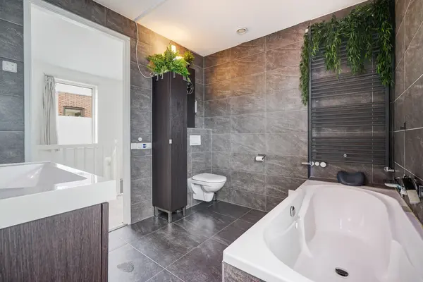 Biancaland 63, Den Haag