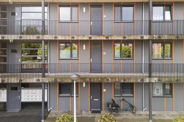 Burgemeester Brouwerstraat 83, ZWIJNDRECHT