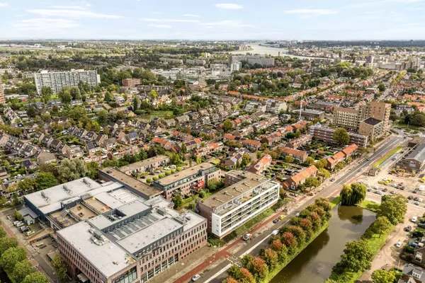 Burgemeester Brouwerstraat 83, ZWIJNDRECHT