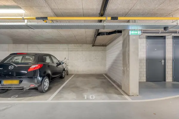 Burgemeester Brouwerstraat 83, ZWIJNDRECHT