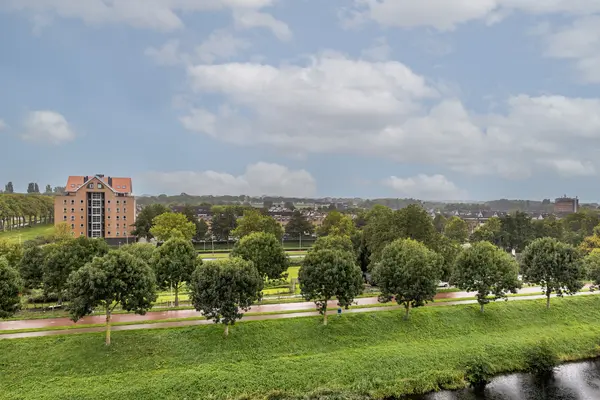 Riederstee 35, BARENDRECHT
