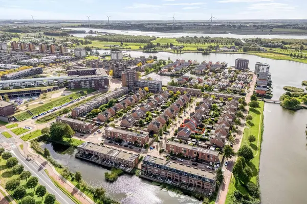 Roentgenhaven 5, BARENDRECHT