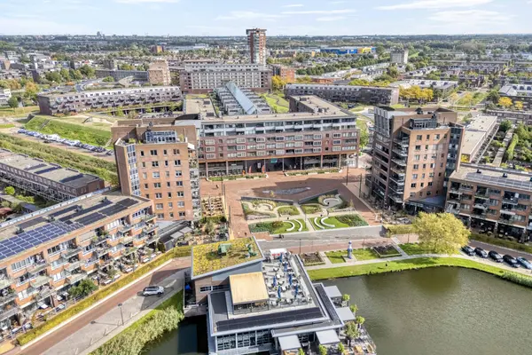 Roentgenhaven 5, BARENDRECHT