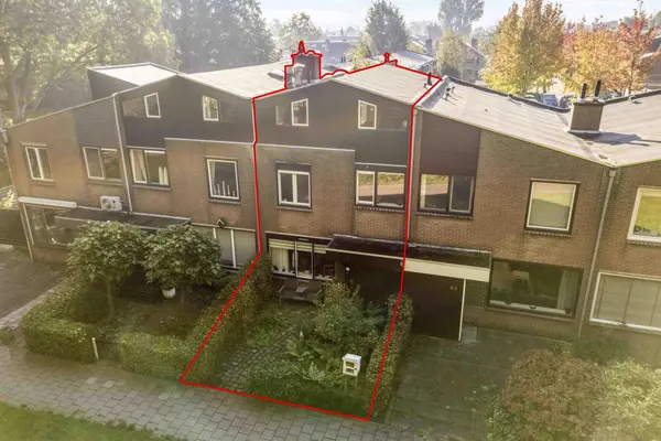 Bark 82, BARENDRECHT