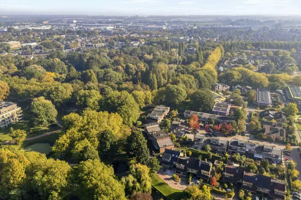 Bark 82, BARENDRECHT