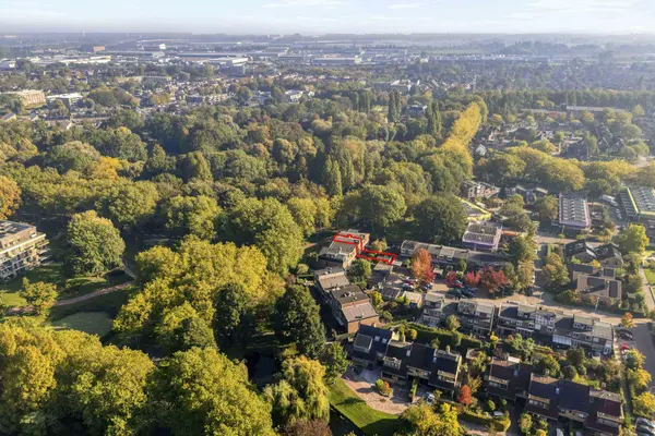 Bark 82, BARENDRECHT