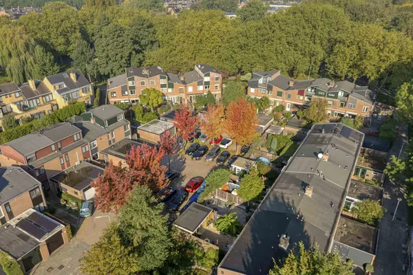 Bark 82, BARENDRECHT