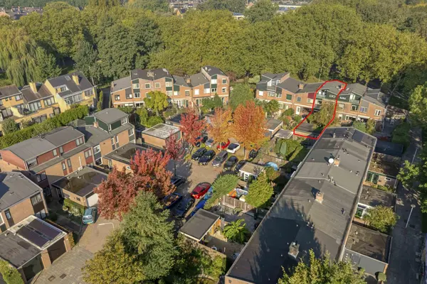 Bark 82, BARENDRECHT