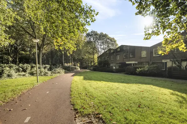 Bark 82, BARENDRECHT