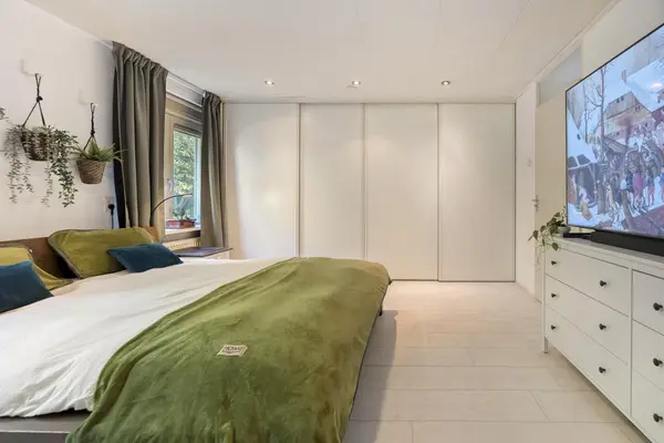 Bark 82, BARENDRECHT