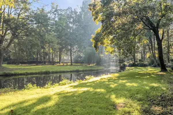 Bark 82, BARENDRECHT