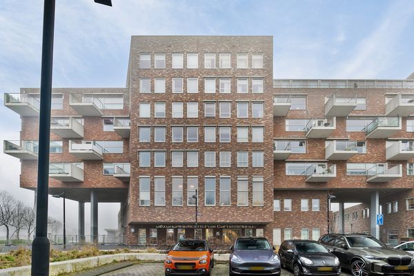 Middeldijkerplein 136, BARENDRECHT