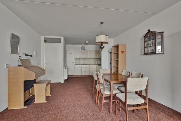 Middeldijkerplein 136, BARENDRECHT