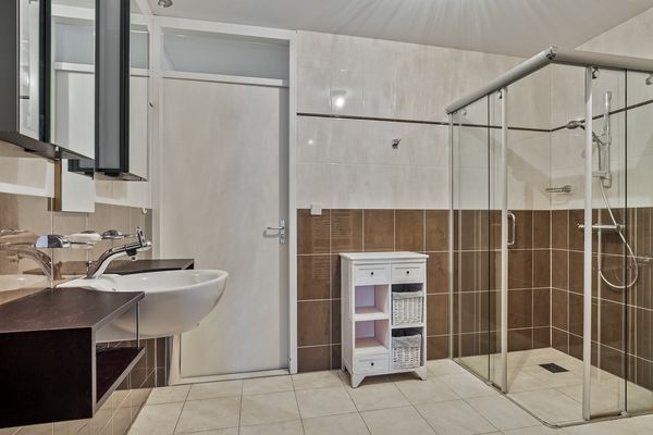 Middeldijkerplein 136, BARENDRECHT