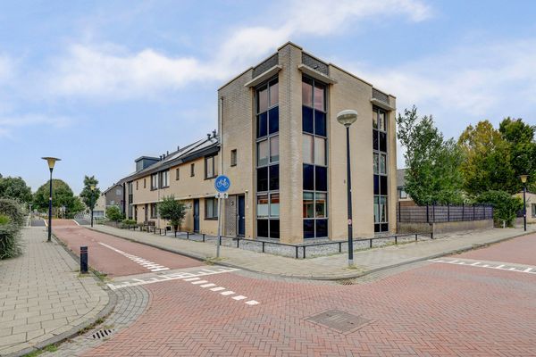 Leeuwenburg 40, BARENDRECHT