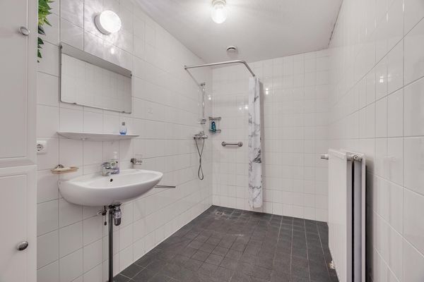 Reling 145, BARENDRECHT