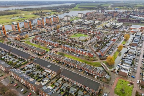 Zalmwater 79, BARENDRECHT