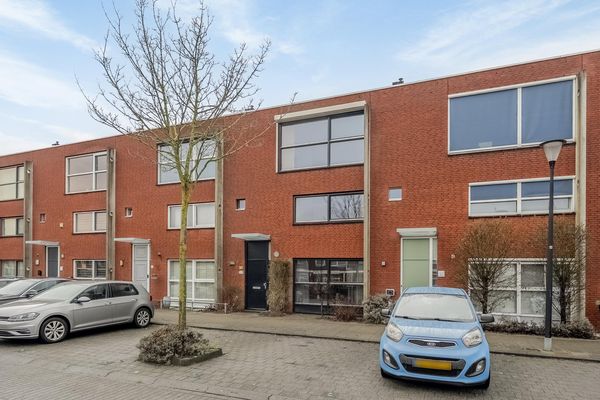 Zalmwater 79, BARENDRECHT