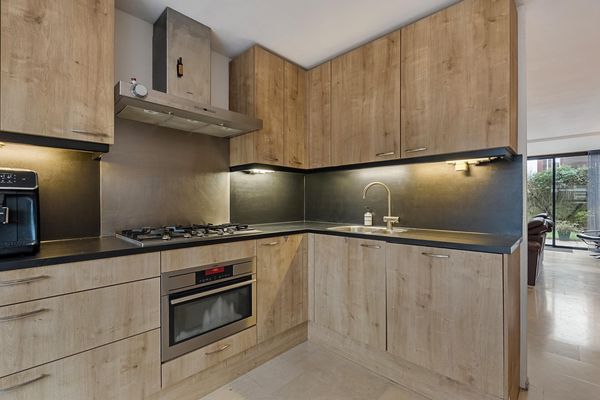 Zalmwater 79, BARENDRECHT