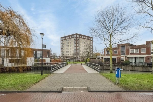 Zalmwater 79, BARENDRECHT