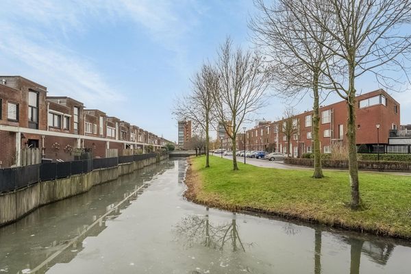 Zalmwater 79, BARENDRECHT