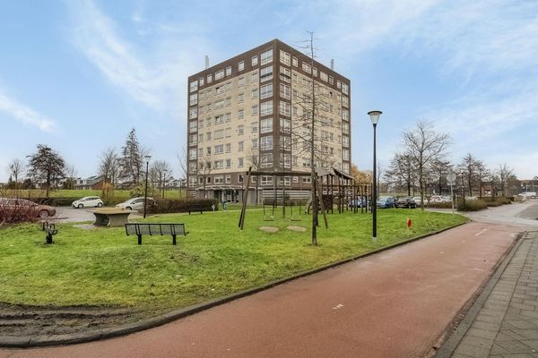 Zalmwater 79, BARENDRECHT