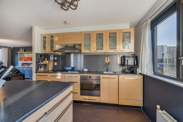 Leeuwenburg 147, BARENDRECHT