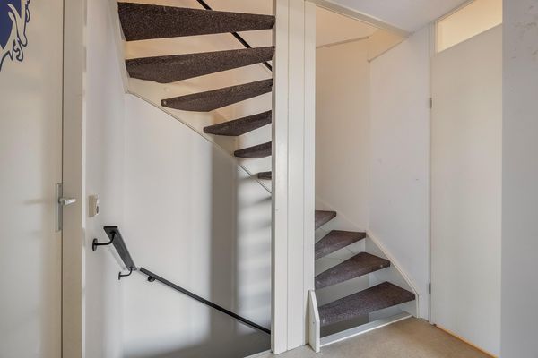 Leeuwenburg 147, BARENDRECHT