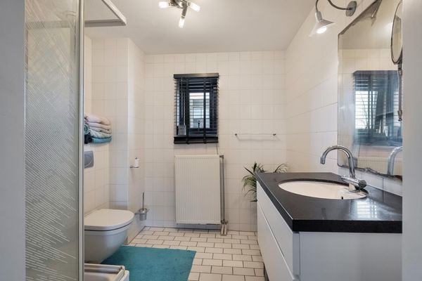 Leeuwenburg 147, BARENDRECHT