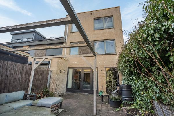 Leeuwenburg 147, BARENDRECHT