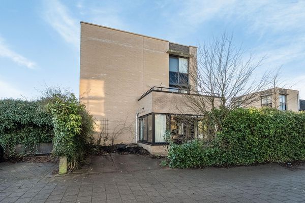 Leeuwenburg 147, BARENDRECHT