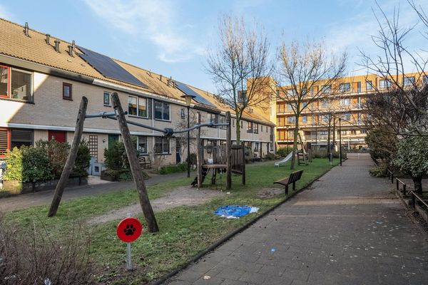 Leeuwenburg 147, BARENDRECHT