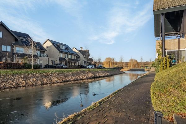 Leeuwenburg 147, BARENDRECHT