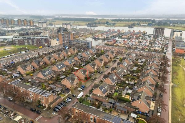 Roentgenhaven 6, BARENDRECHT