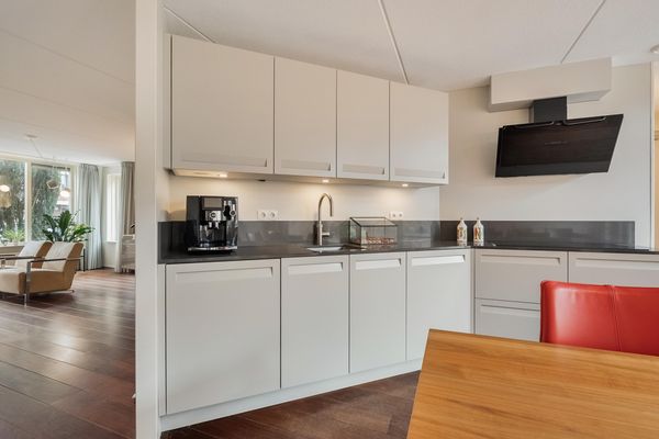 Roentgenhaven 6, BARENDRECHT