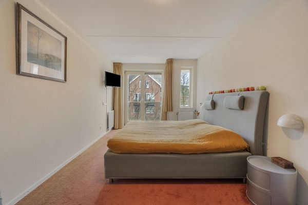 Roentgenhaven 6, BARENDRECHT