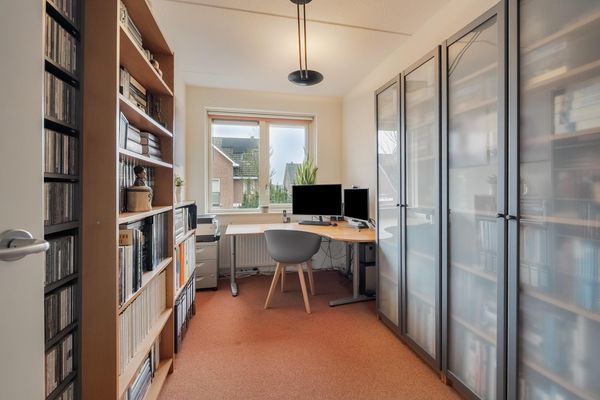 Roentgenhaven 6, BARENDRECHT