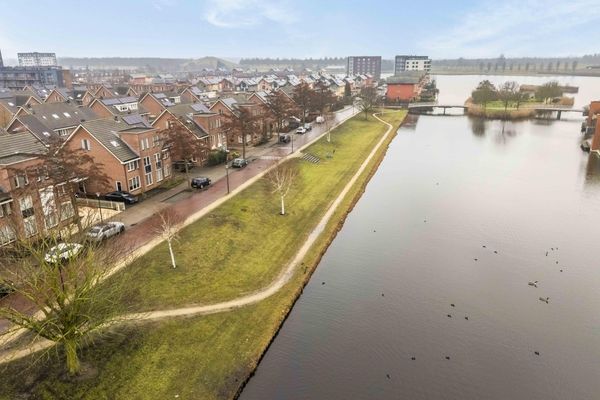 Roentgenhaven 6, BARENDRECHT